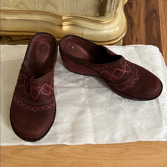 Clark Artisan Shoes - Clark Artisan Burgundy Leather Mules with Embroidered Detail